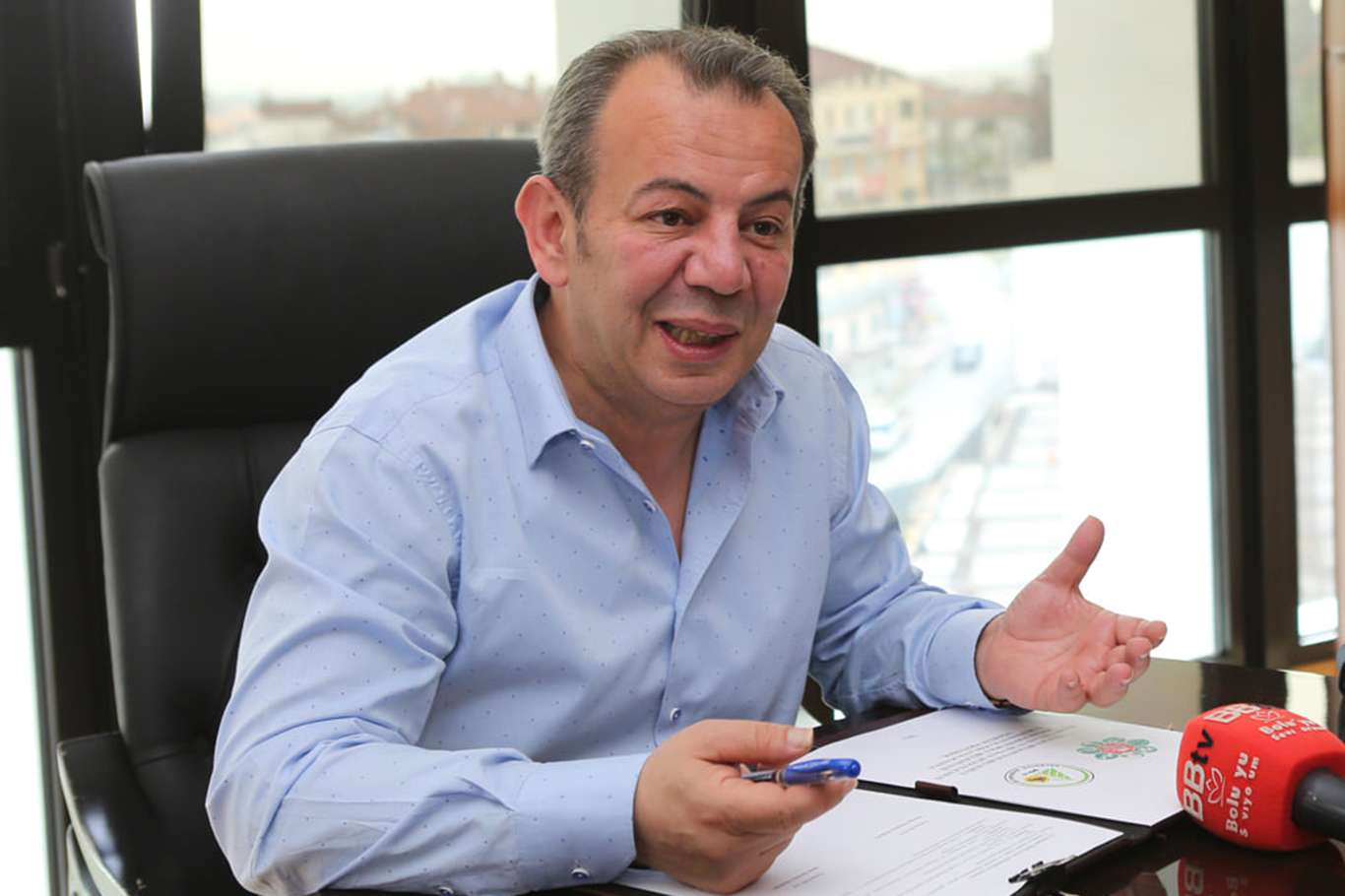 CHP'li Bolu Belediye Başkanı Özcan'ın "ırkçı" söylemleri tepki çekti CHP'li Bolu Belediye Başkanı Özcan'ın "ırkçı" söylemleri tepki çekti
